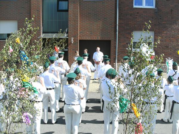 image 002